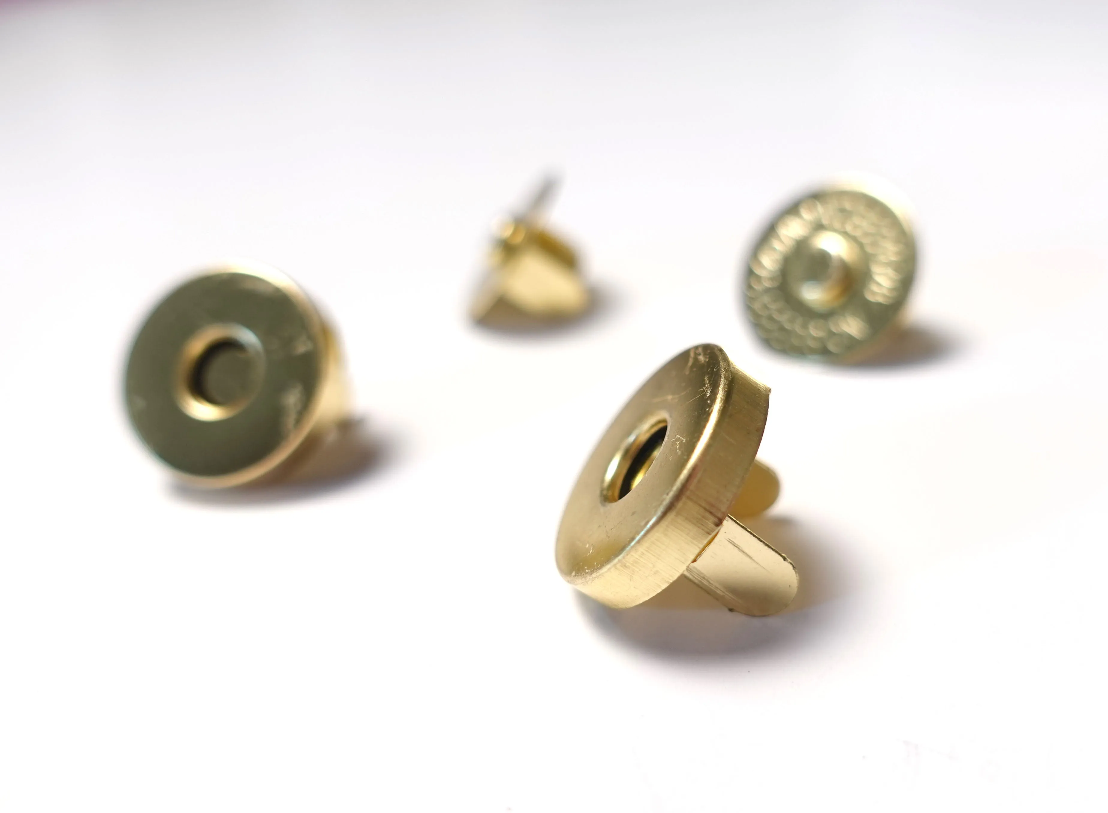 18mm Magnetic Snap Gold Finish Set of 2
