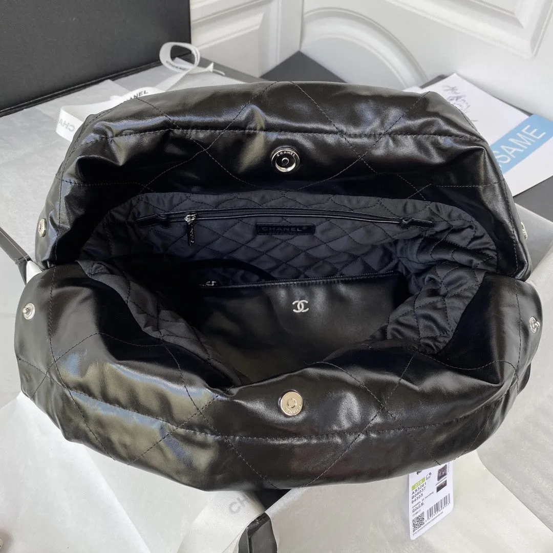 22 Large Handbags