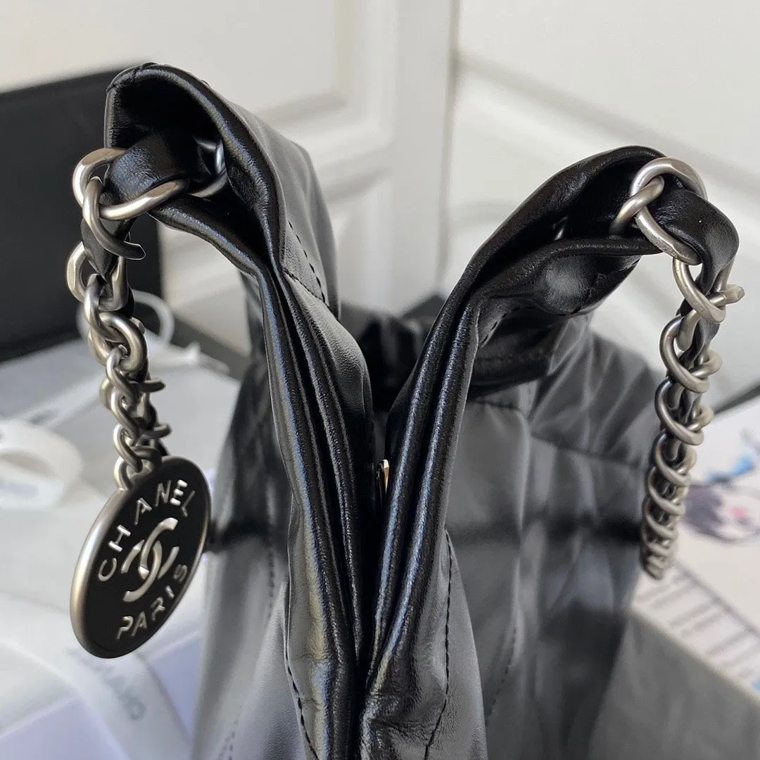 22 Large Handbags
