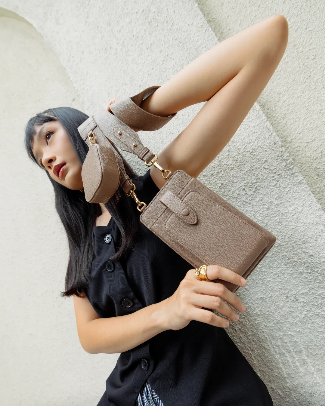 ATHENA PHONE BAG IN MOCHA