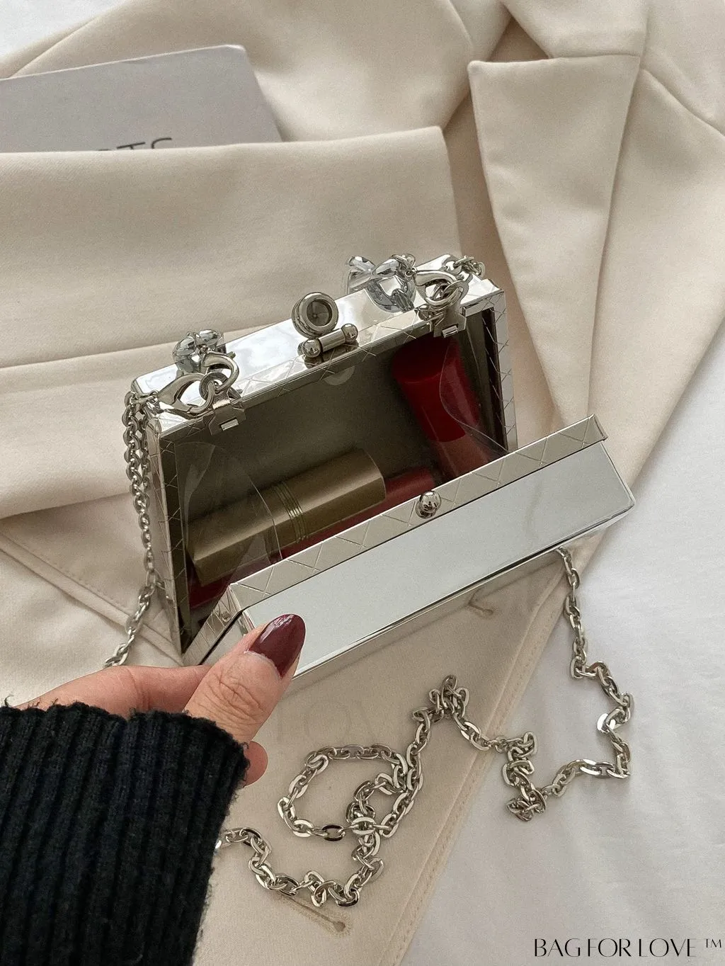 BagForLove - Chic Acrylic Chain Bag: Stylish Handbag for Fashionable Women
