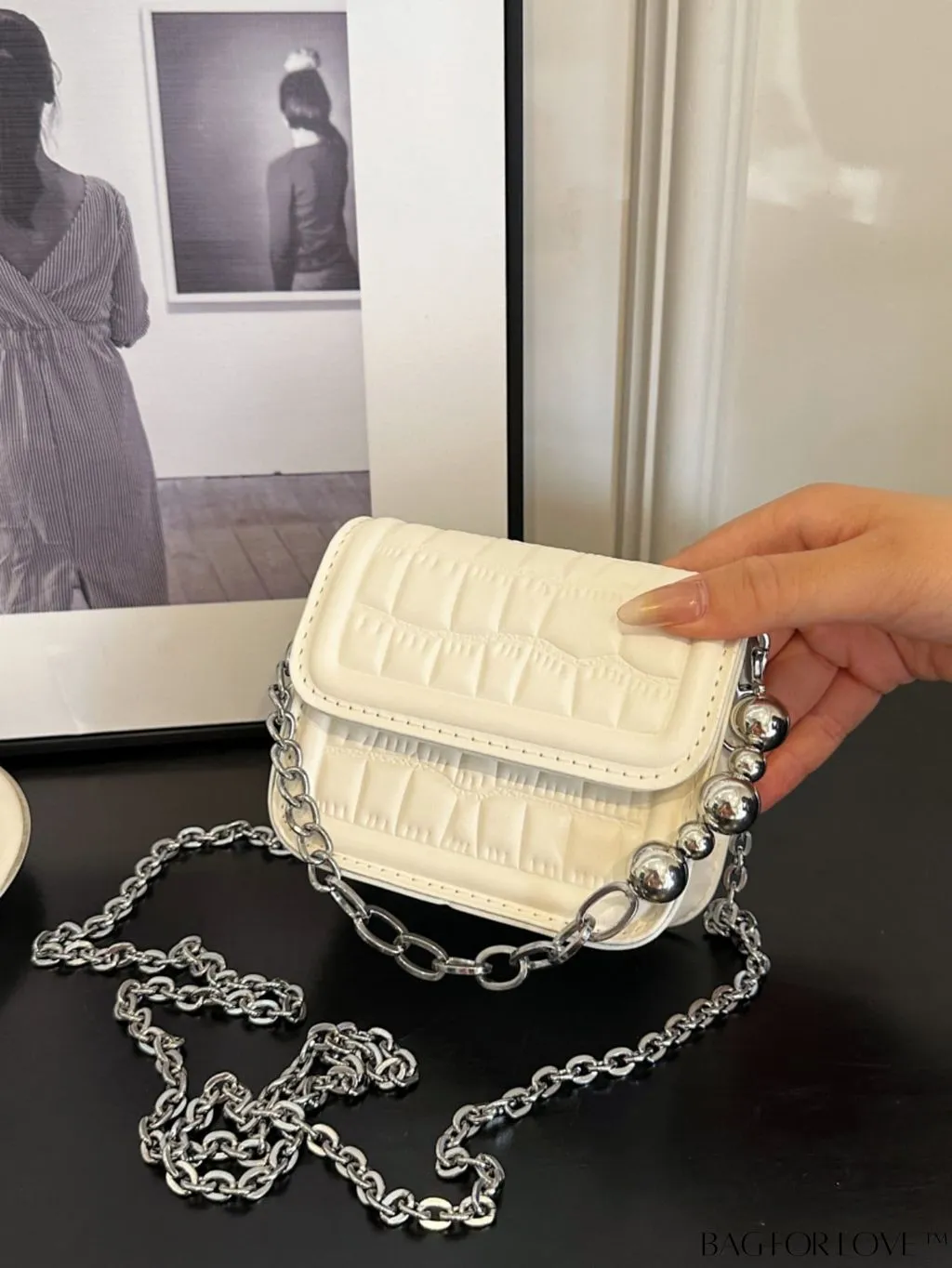 BagForLove - Chic Crocodile Pattern Flap Handbag with Metallic Chain Strap