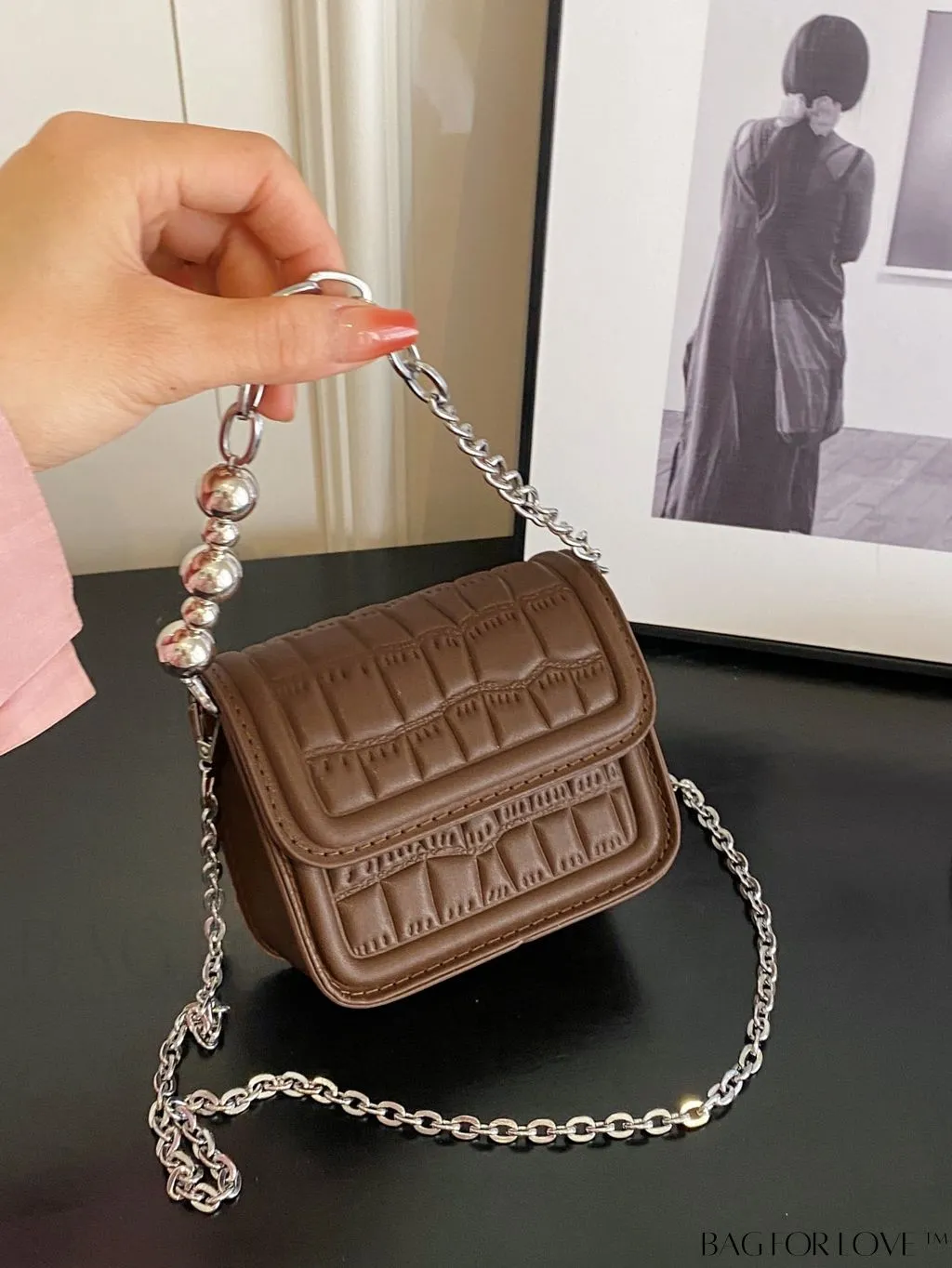 BagForLove - Chic Crocodile Pattern Flap Handbag with Metallic Chain Strap