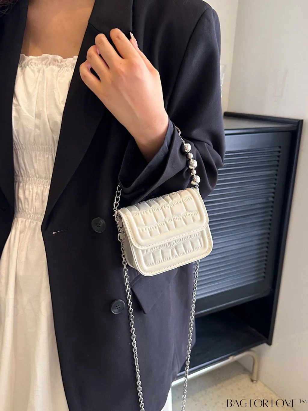 BagForLove - Chic Crocodile Pattern Flap Handbag with Metallic Chain Strap