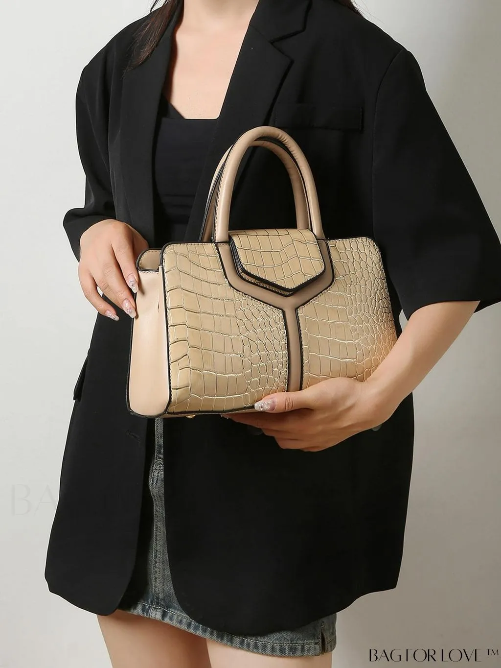 BagForLove - Large Capacity Crocodile Pattern Handbag: Fashionable, Elegant, and Versatile