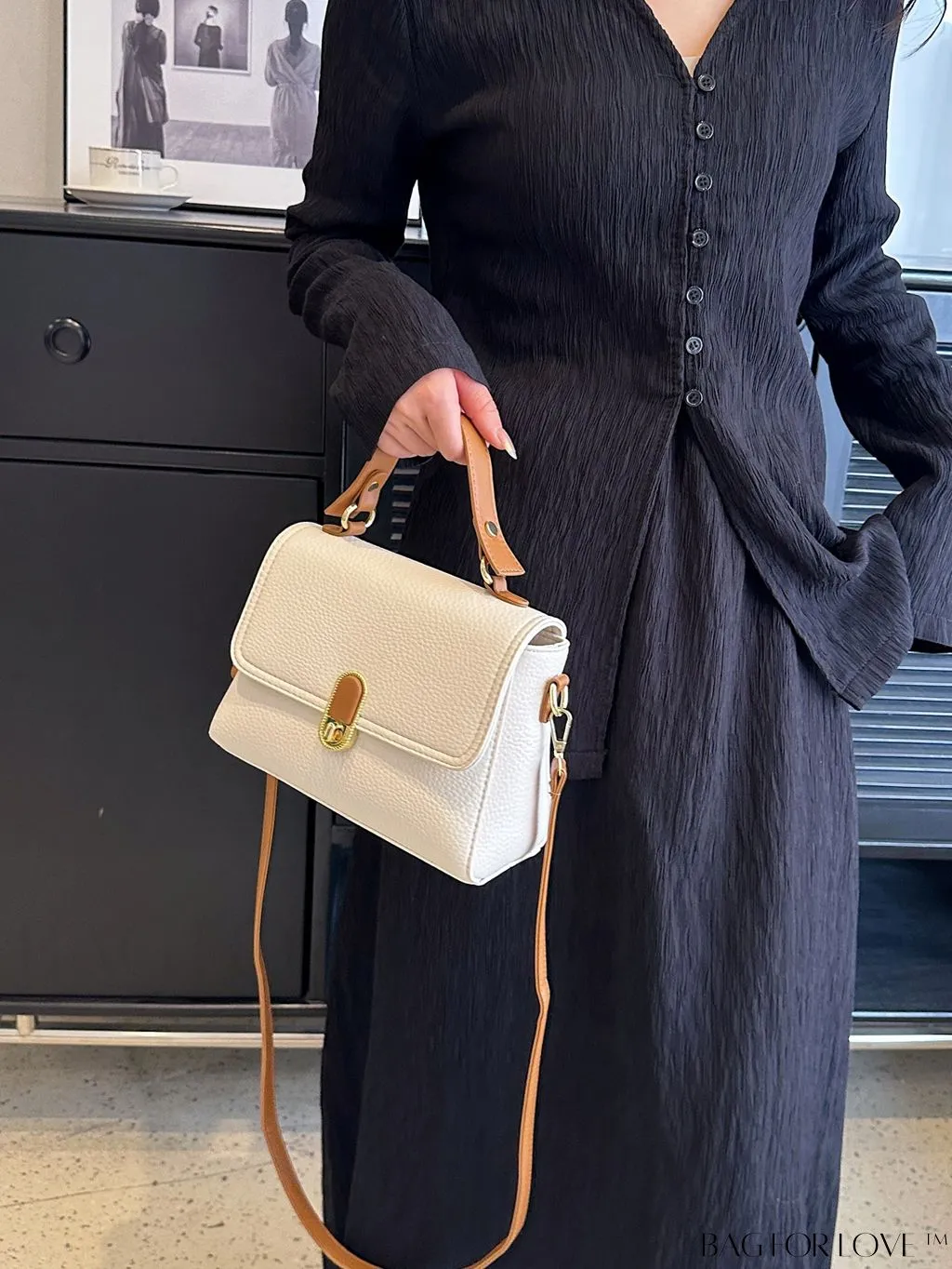 BagForLove - Litchi Pattern Flip Cover Minimalist Crossbody Handbag in PU Leather