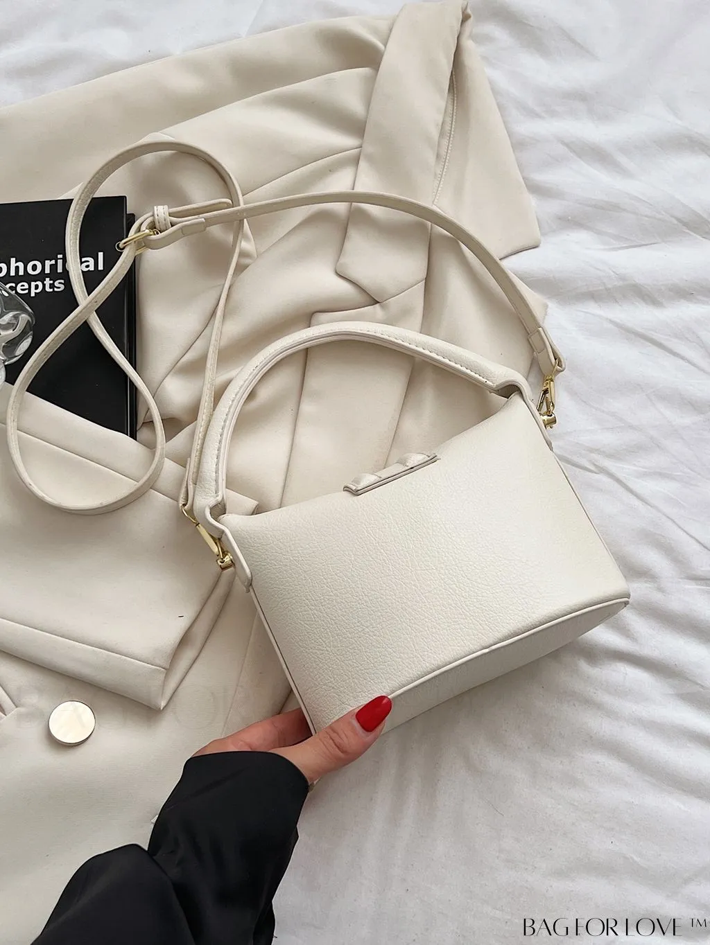 BagForLove - Stylish Adjustable Shoulder Strap Handbag with Flap Top