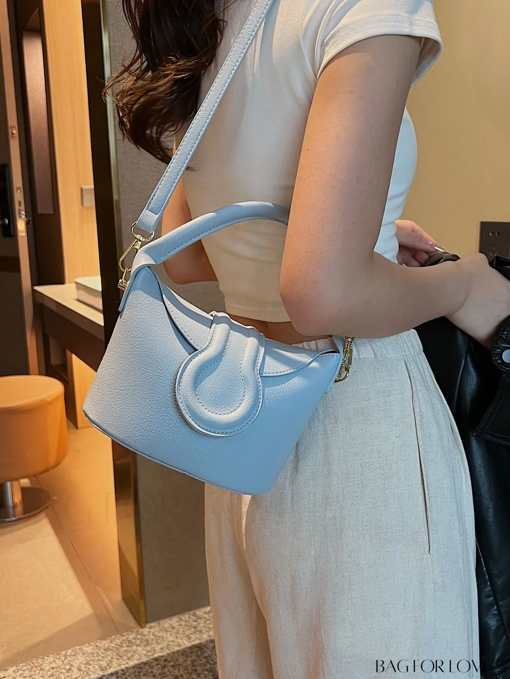 BagForLove - Stylish Adjustable Shoulder Strap Handbag with Flap Top