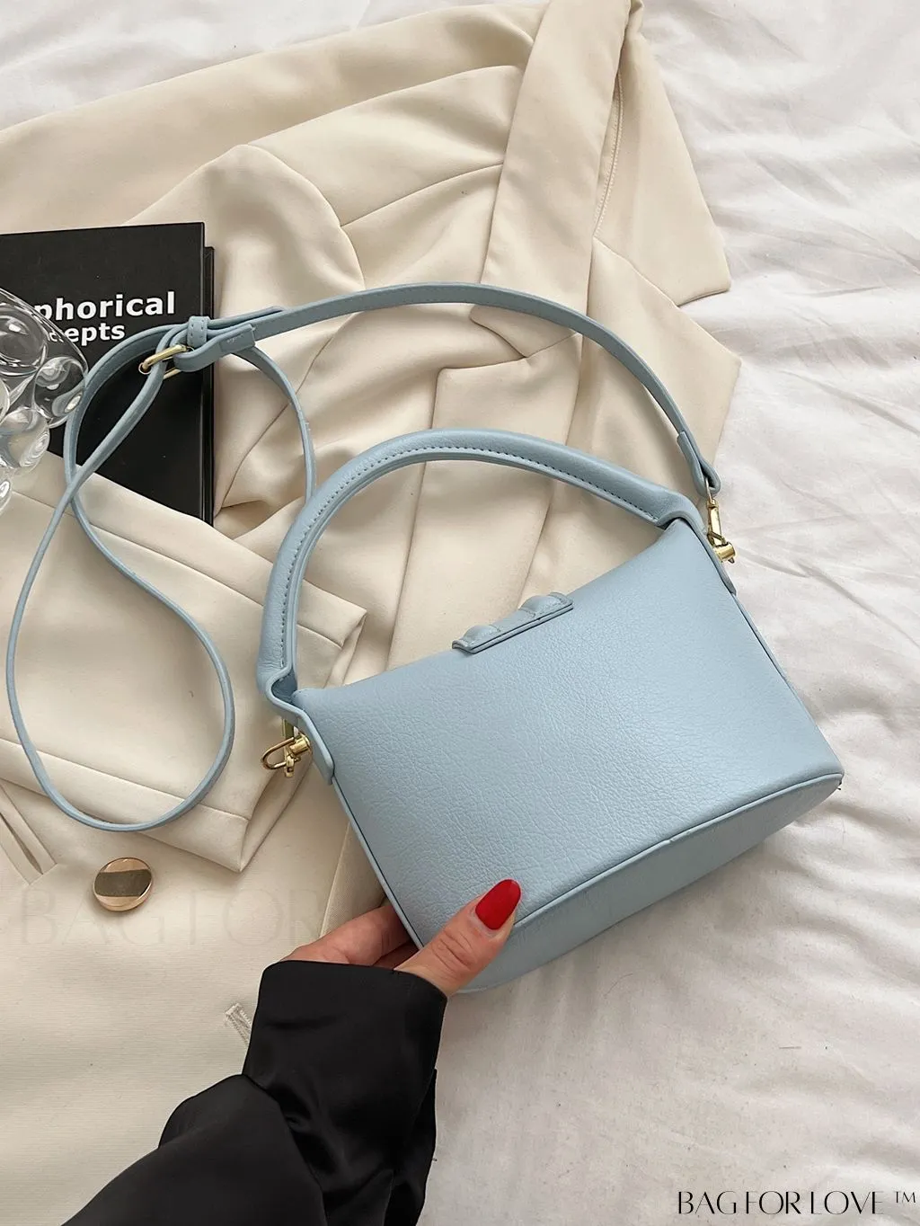 BagForLove - Stylish Adjustable Shoulder Strap Handbag with Flap Top