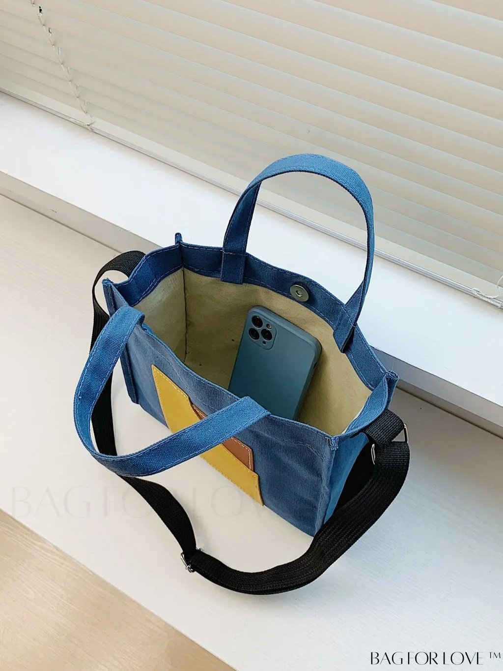 BagForLove - Stylish Adjustable Shoulder Strap Handbag with Striking Contrast Colors
