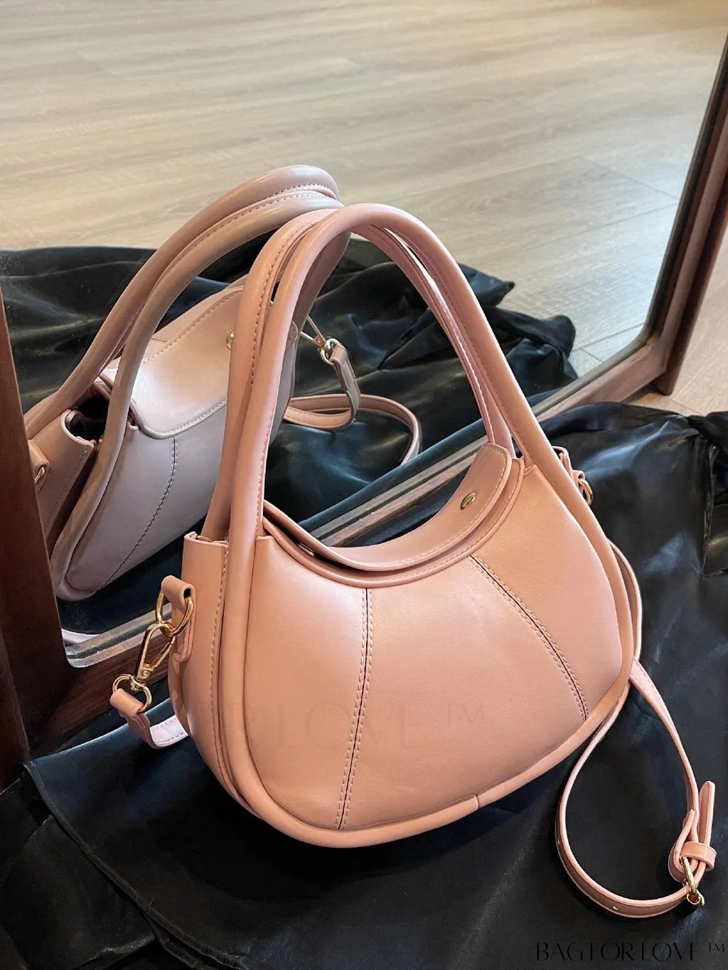 BagForLove - Stylish Armpit Bag: Adjustable Strap for Modern Fashion Enthusiasts