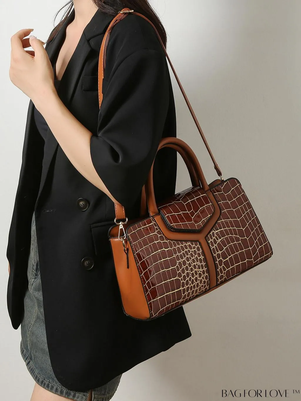 BagForLove - Stylish Crocodile Pattern Handbag: Fashionable, Spacious, and Versatile Crossbody Purse