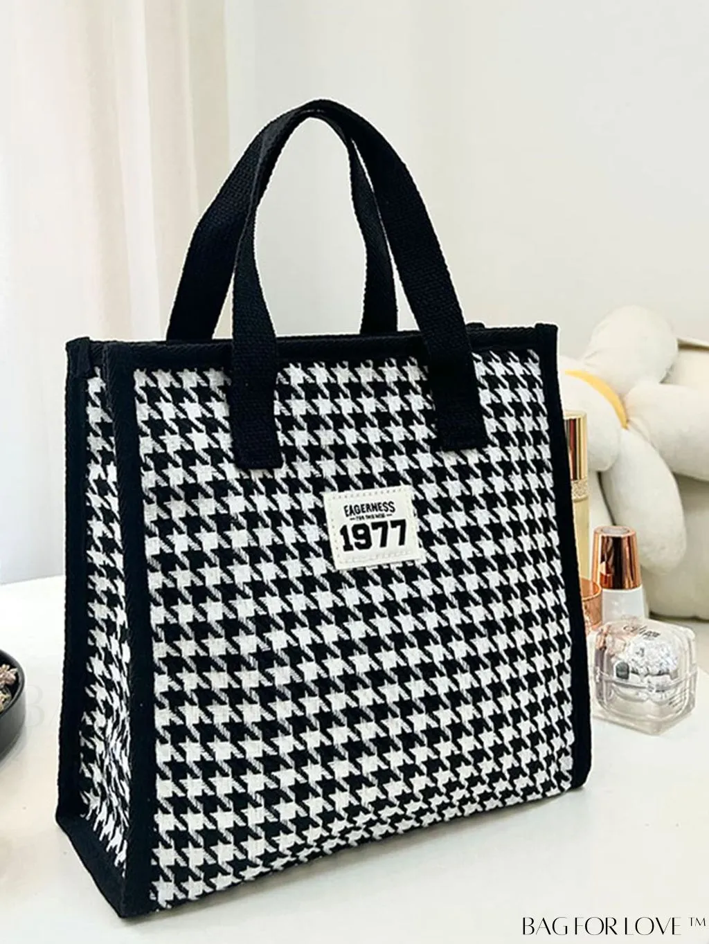 BagForLove - Stylish Lightweight Tote Bag with Checkered Canvas Design