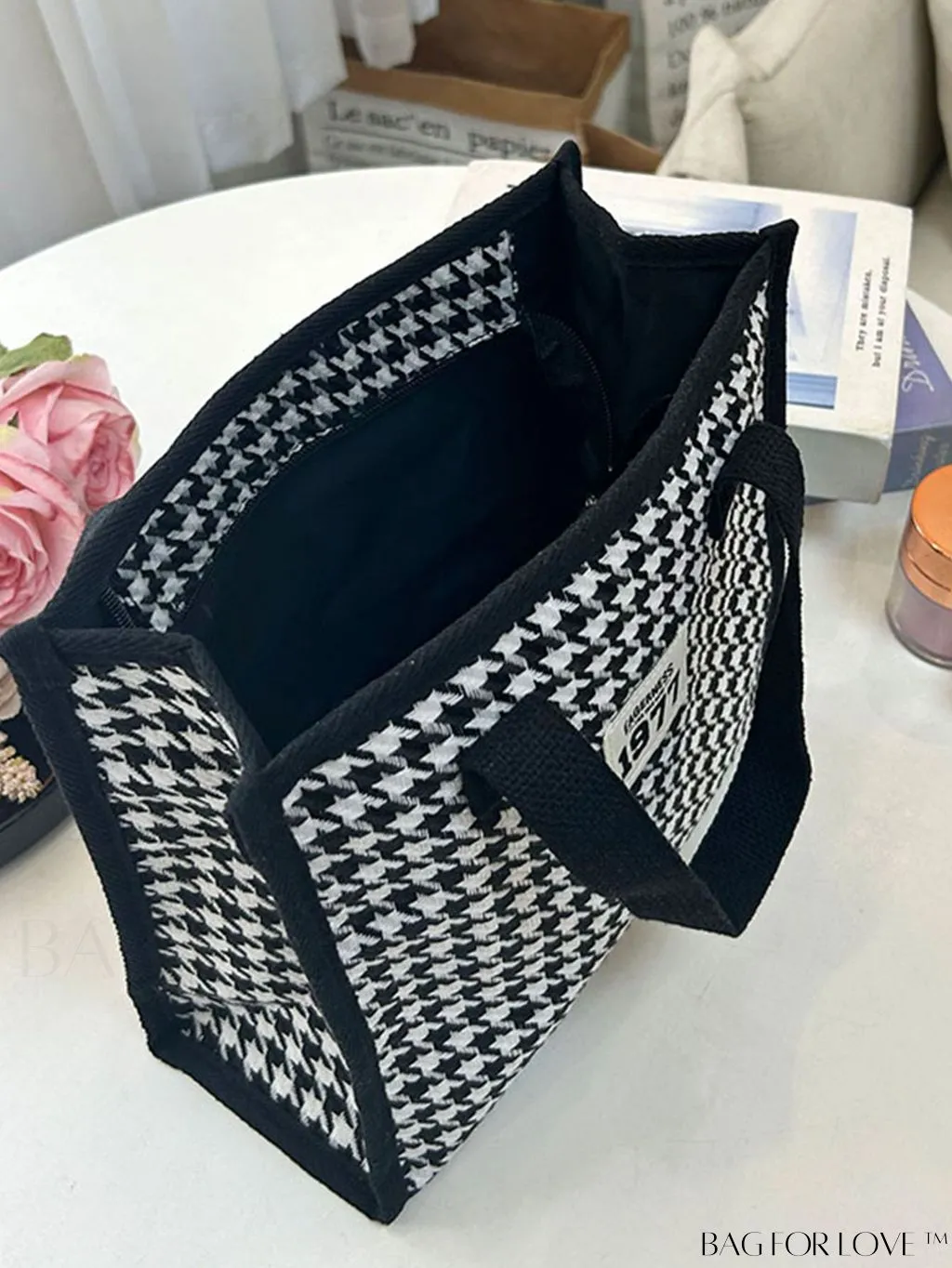 BagForLove - Stylish Lightweight Tote Bag with Checkered Canvas Design
