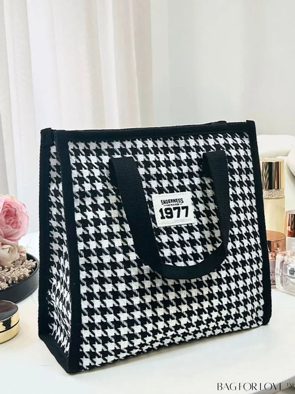 BagForLove - Stylish Lightweight Tote Bag with Checkered Canvas Design
