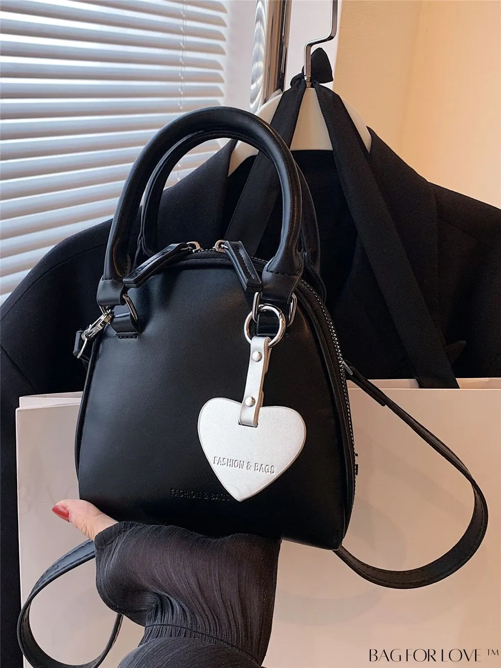 BagForLove - Stylish Seashell Tote Bag: Mini and Versatile with Dual Handles