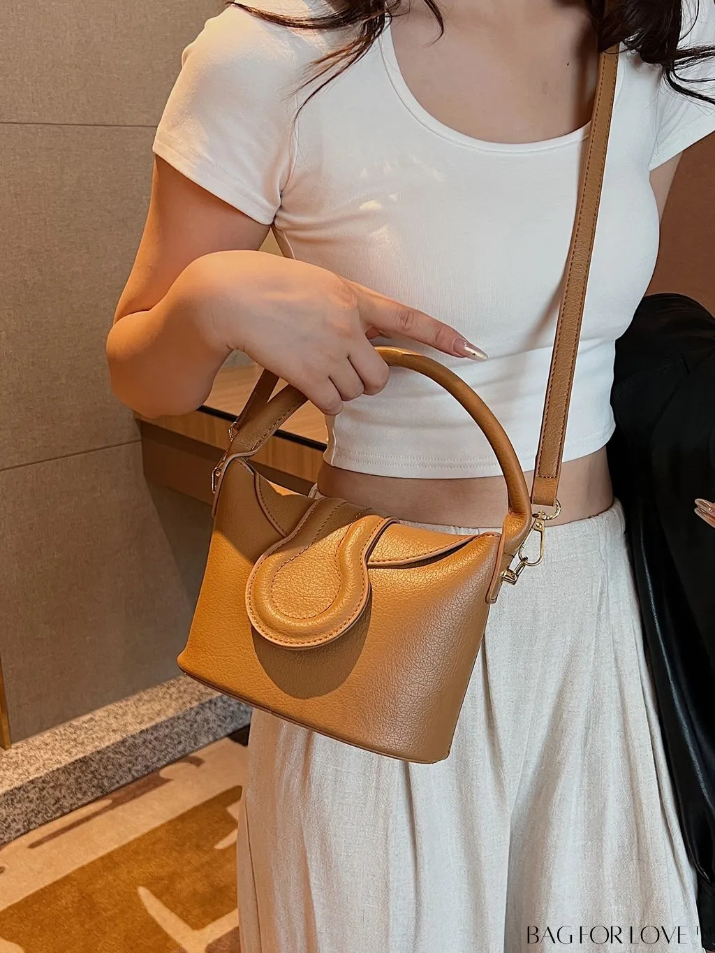 BagForLove - Stylish Top Handle Bag: Adjustable Strap, Fashionable Flap