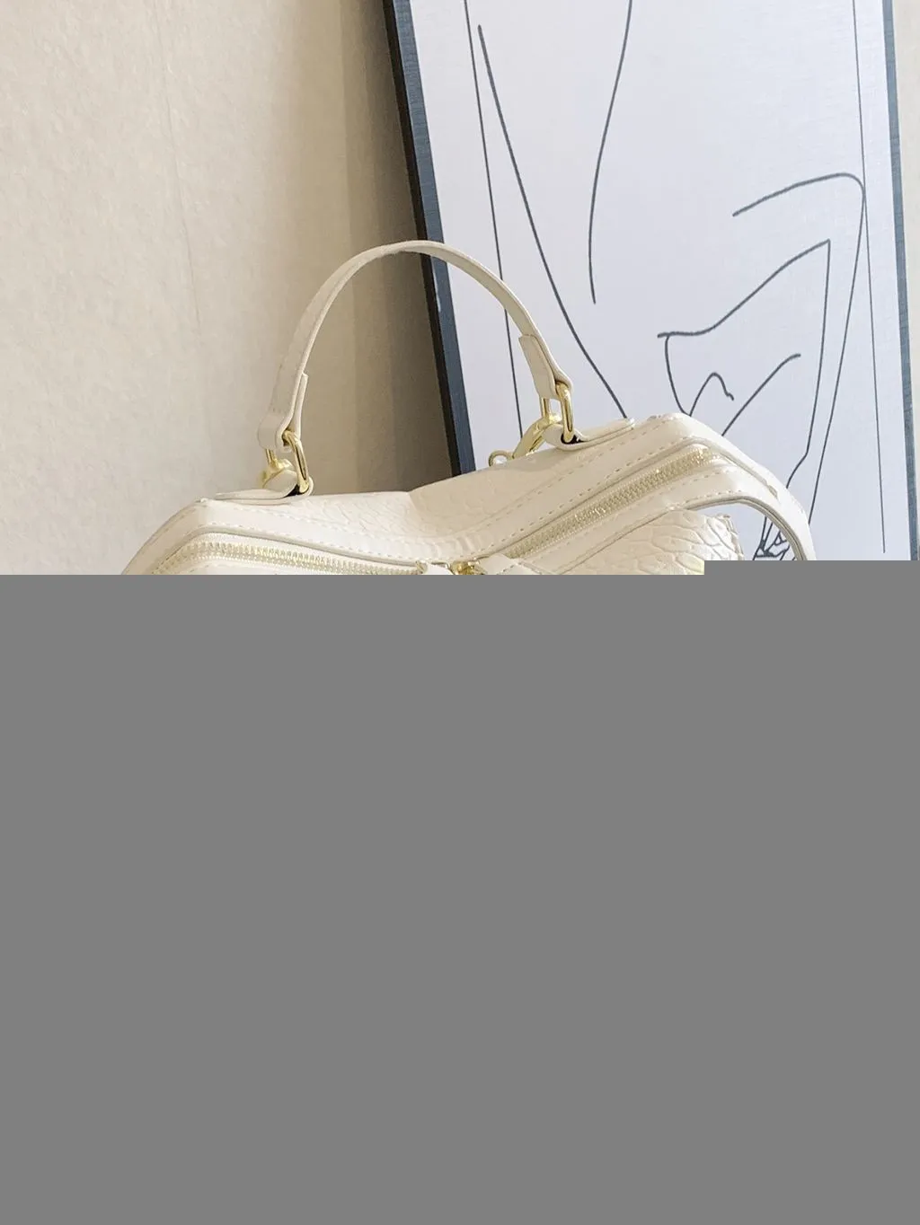 BagForLove - Versatile Womens Handbag: Stylish Solid Color with Spacious Capacity and Trendy Design