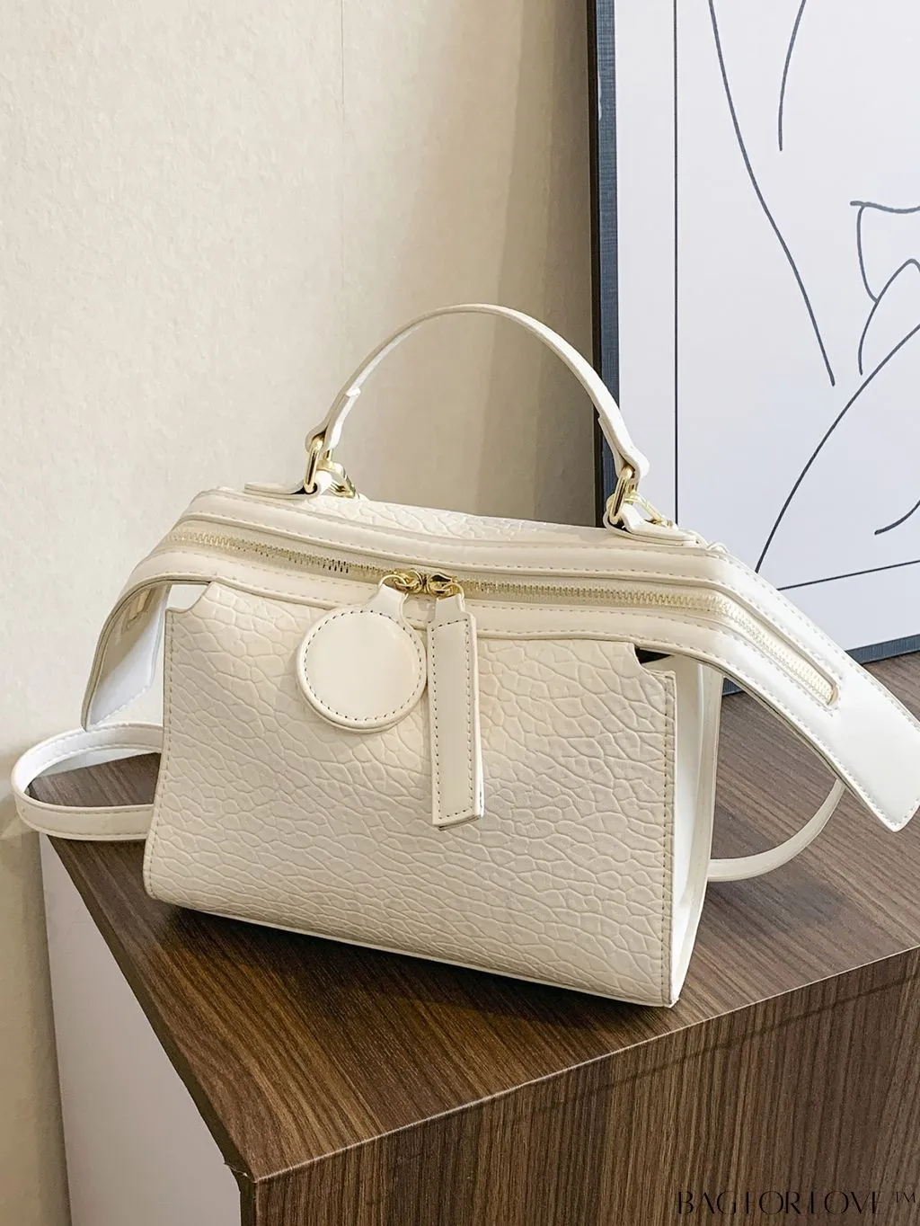 BagForLove - Versatile Womens Handbag: Stylish Solid Color with Spacious Capacity and Trendy Design