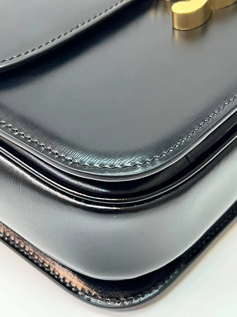 CELINE CLASSIQUE TRIOMPHE BAG IN SHINY CALFSKIN BLACK