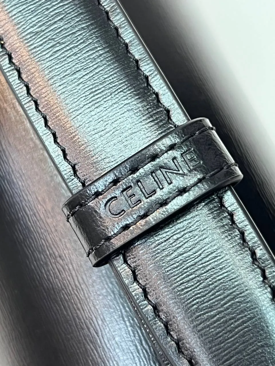 CELINE CLASSIQUE TRIOMPHE BAG IN SHINY CALFSKIN BLACK