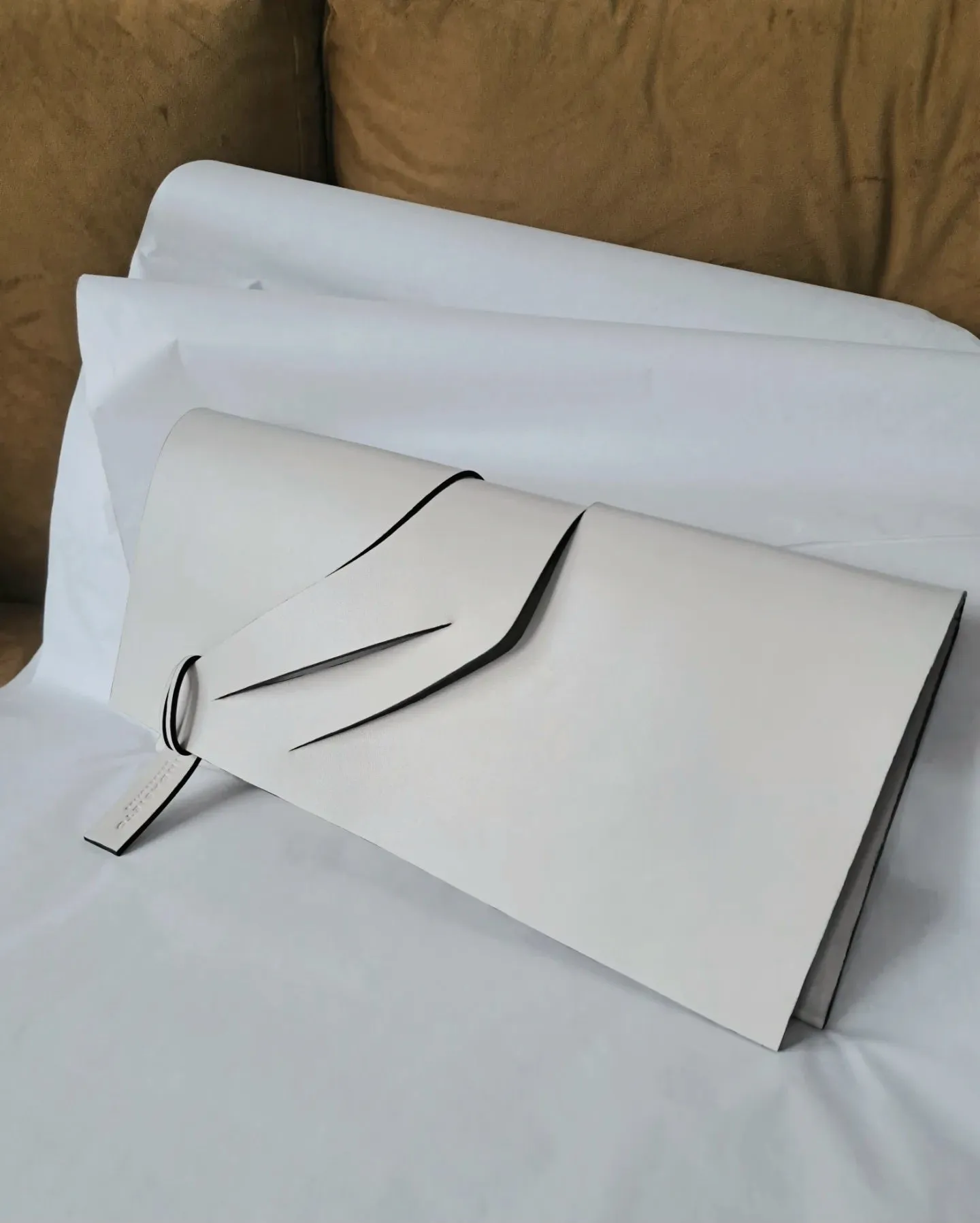 Curved Slashed Clutch Borítéktáska   Colour Options
