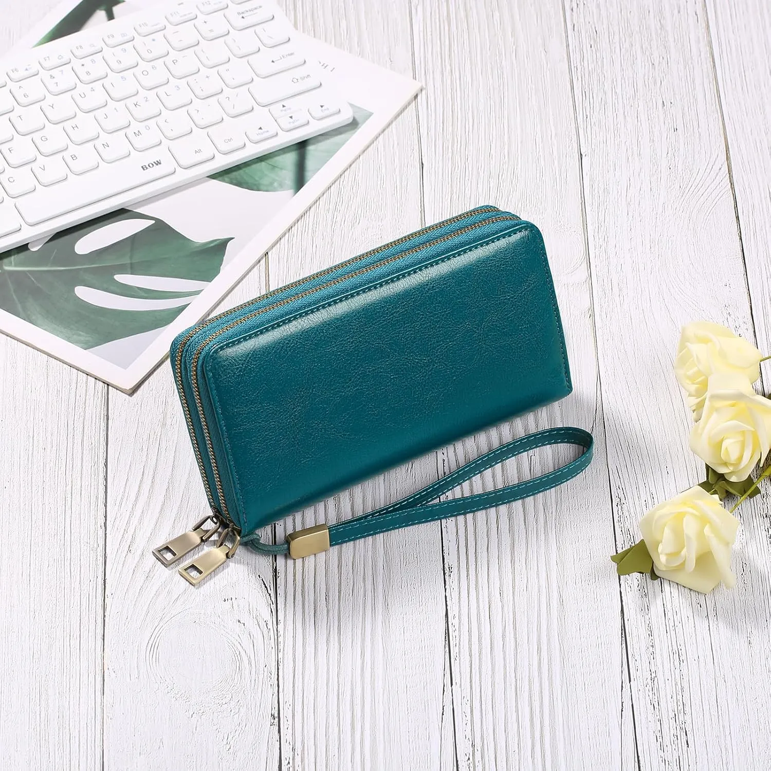 GAEKEAO Wallet for Women Clutch RFID Blocking Wristlet Leather Purse Large Capacity Credit Card Holder with Grip Hand Strap