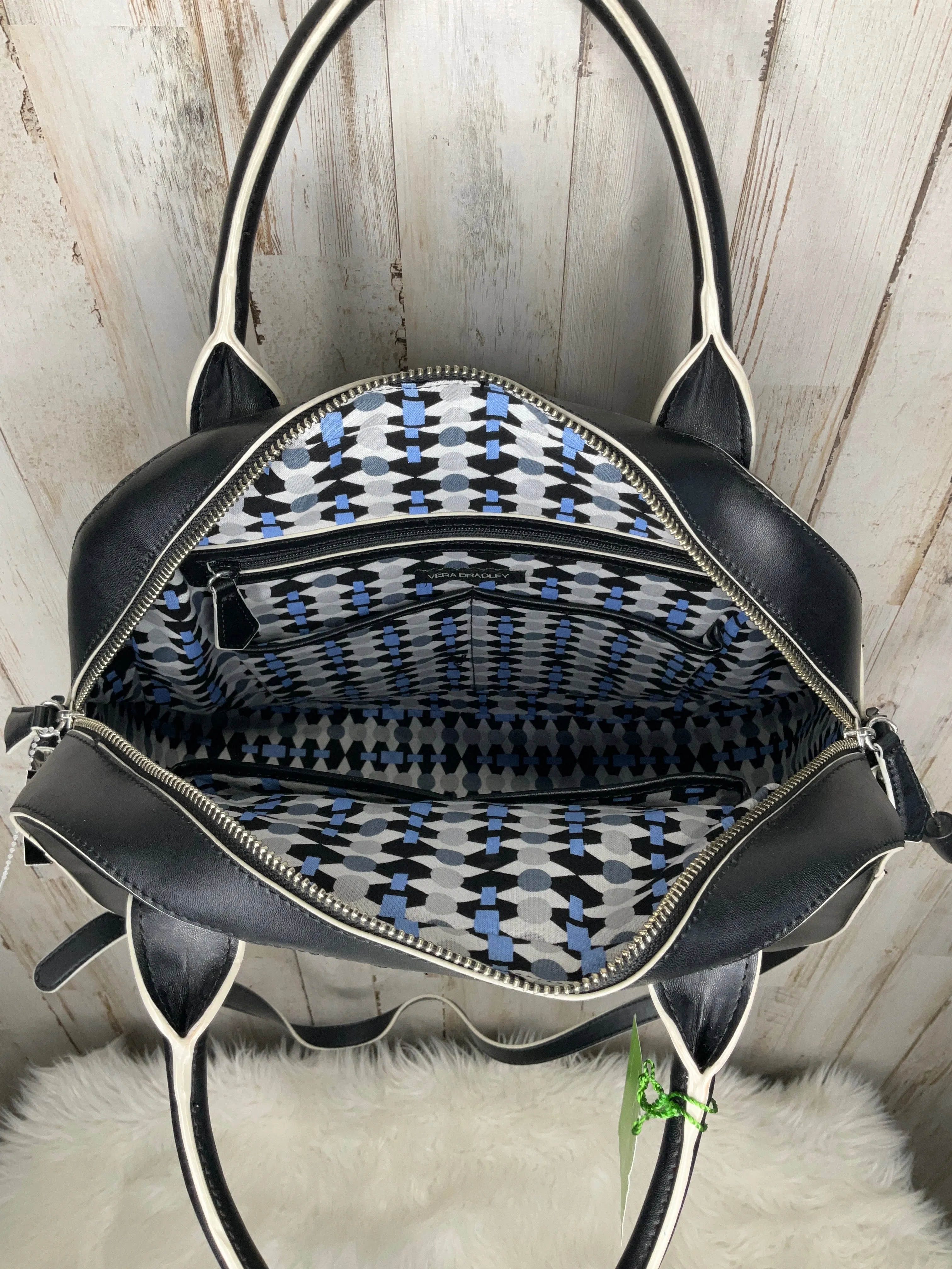Handbag By Vera Bradley  Size: Medium