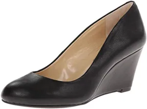 Jessica Simpson Women's Sampson Round Toe Wedge Heels Pumps