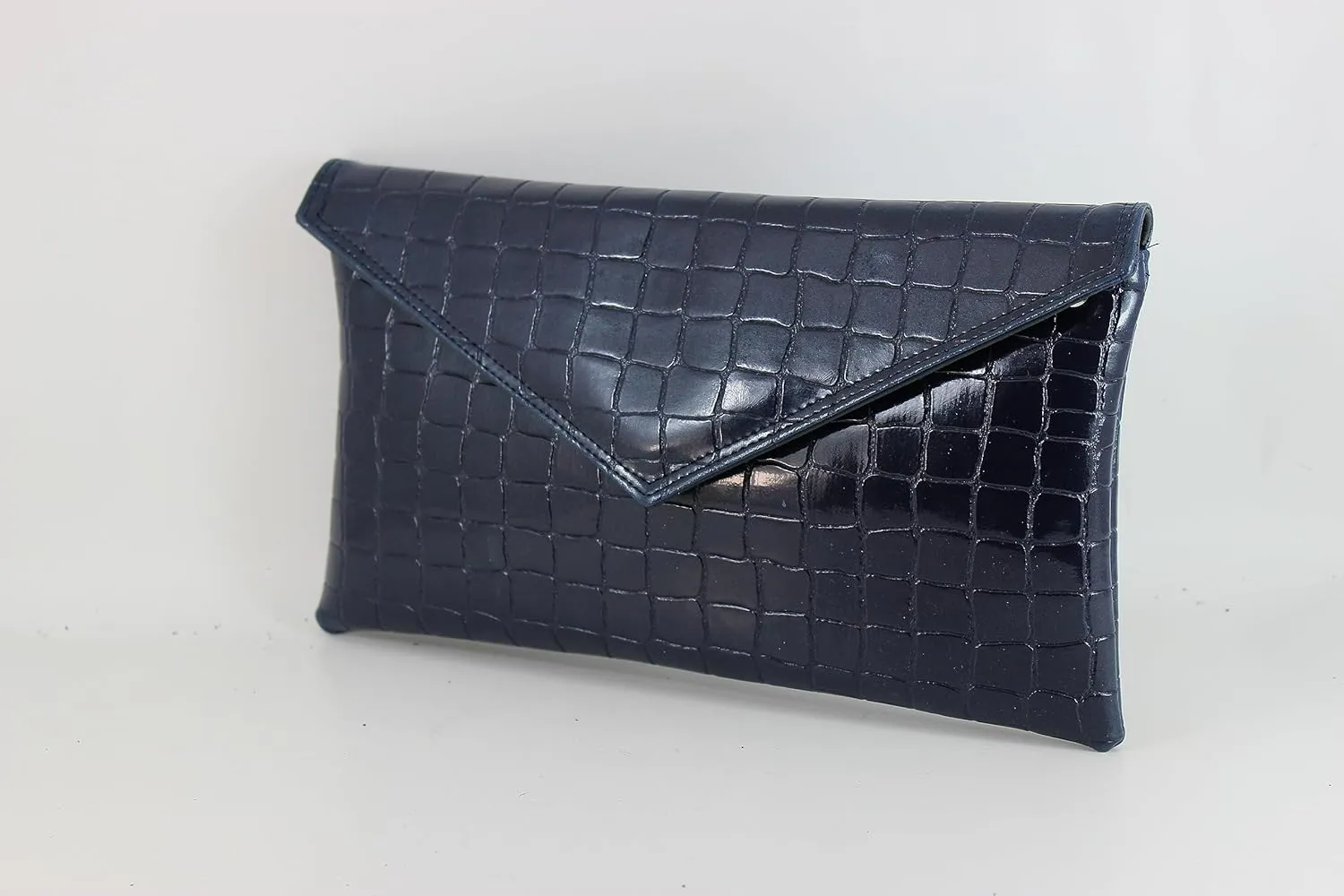 LONI Womens Neat envelope patent crocodile clutch bag
