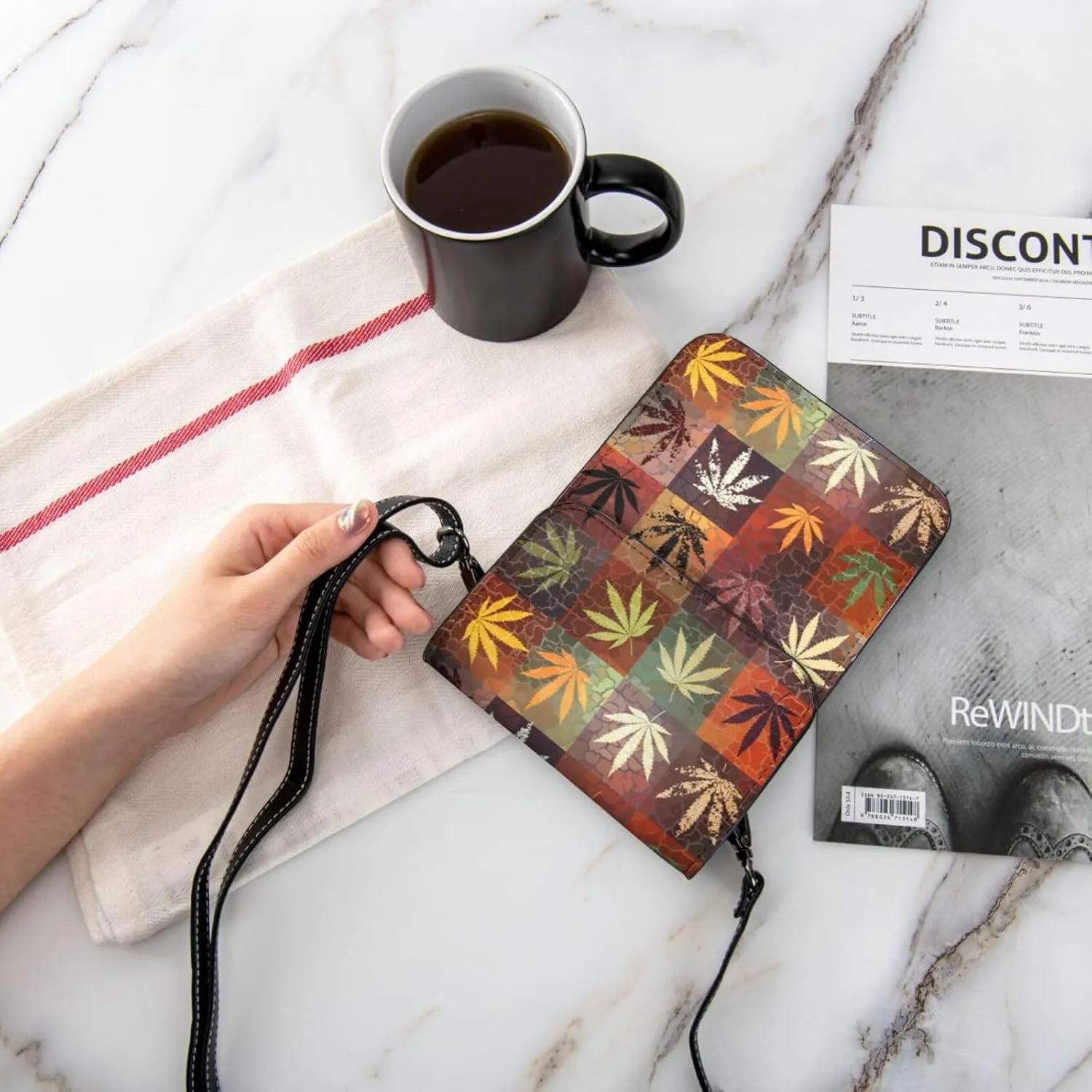 Marijuana Weed Leaf Leather Crossbody Cell Phone Purse Small Wallet Bags Adjustable Phone Bag for Women