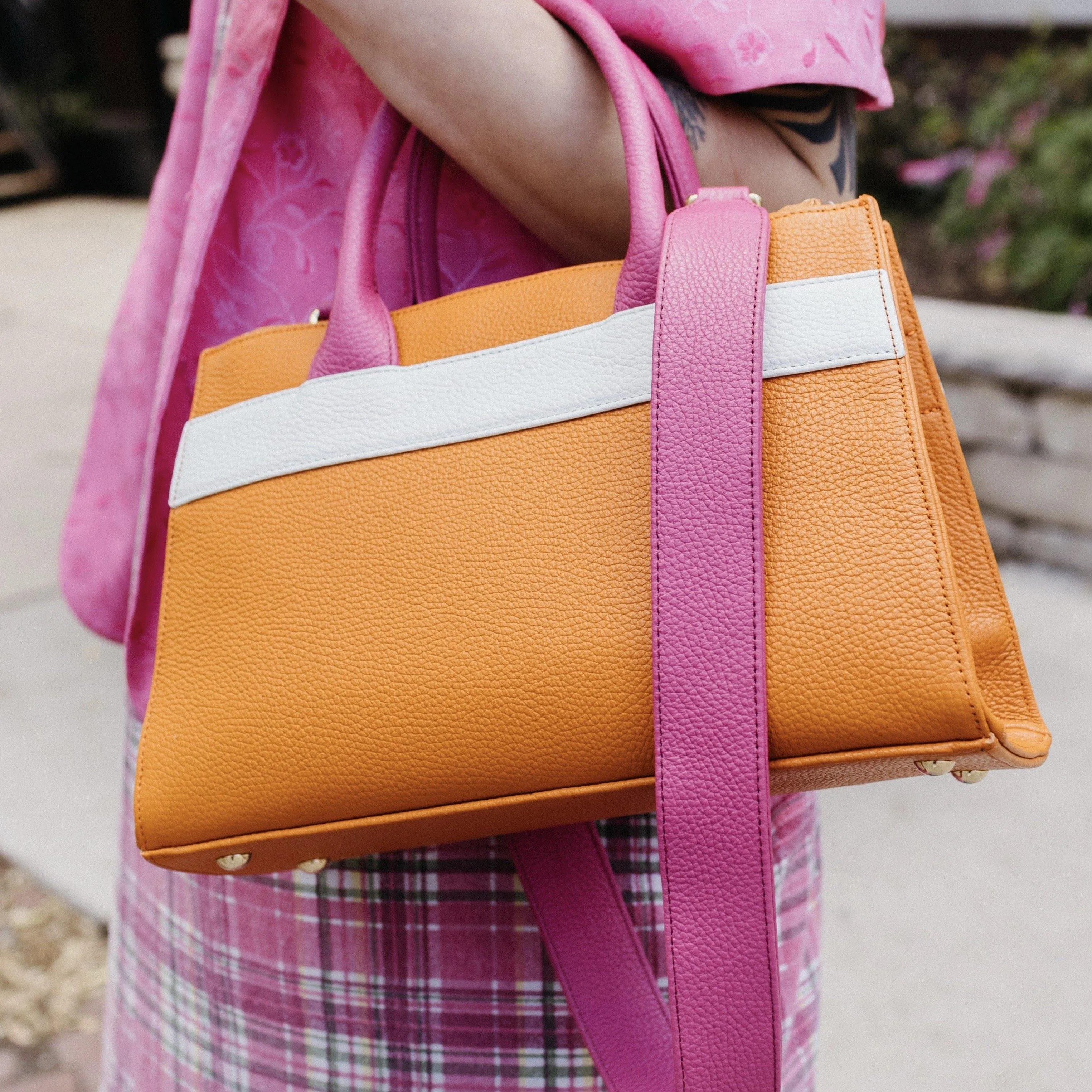 Multi-purpose Courante Carryall While supplies last
