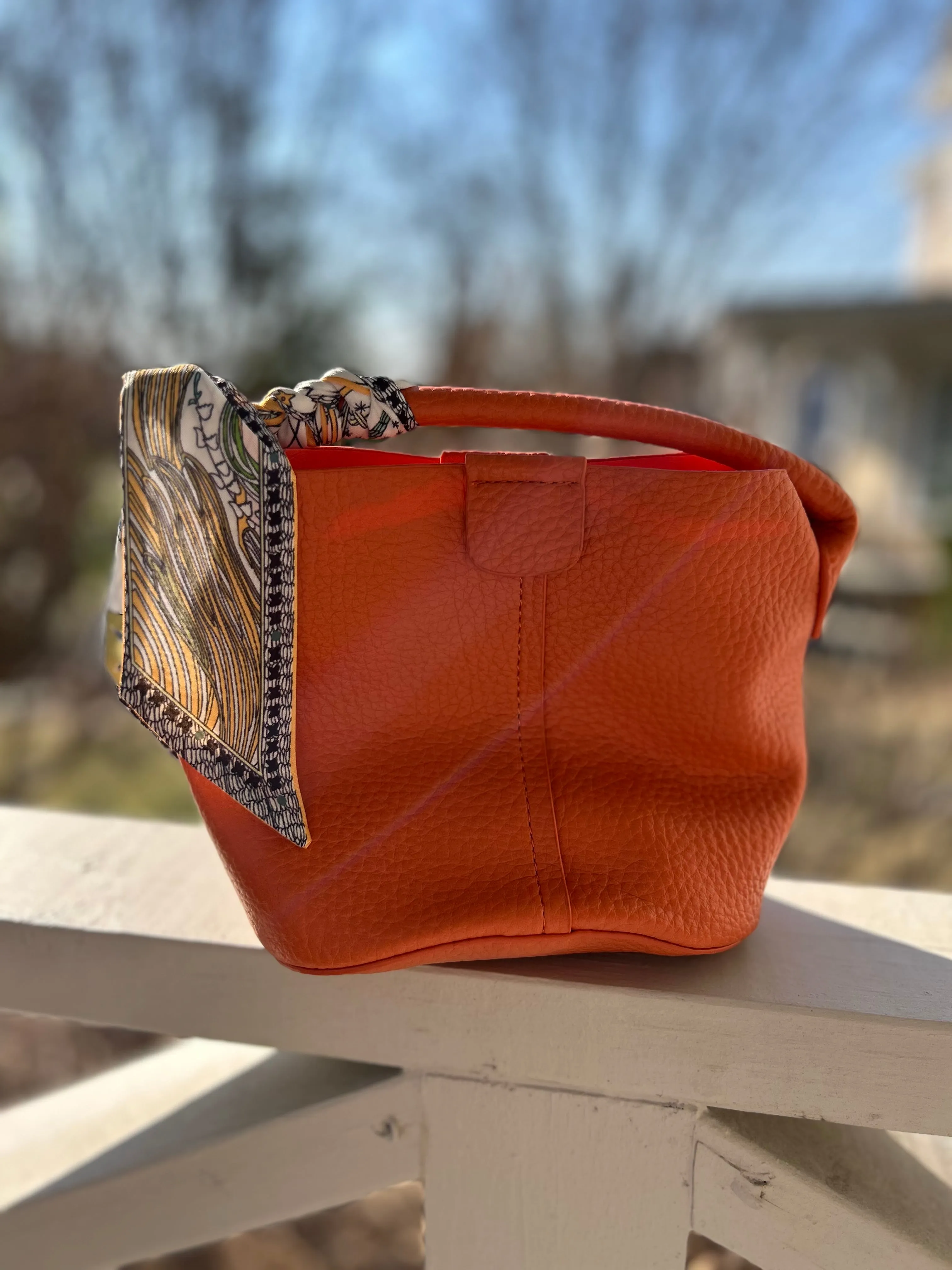 Scarf handle bags