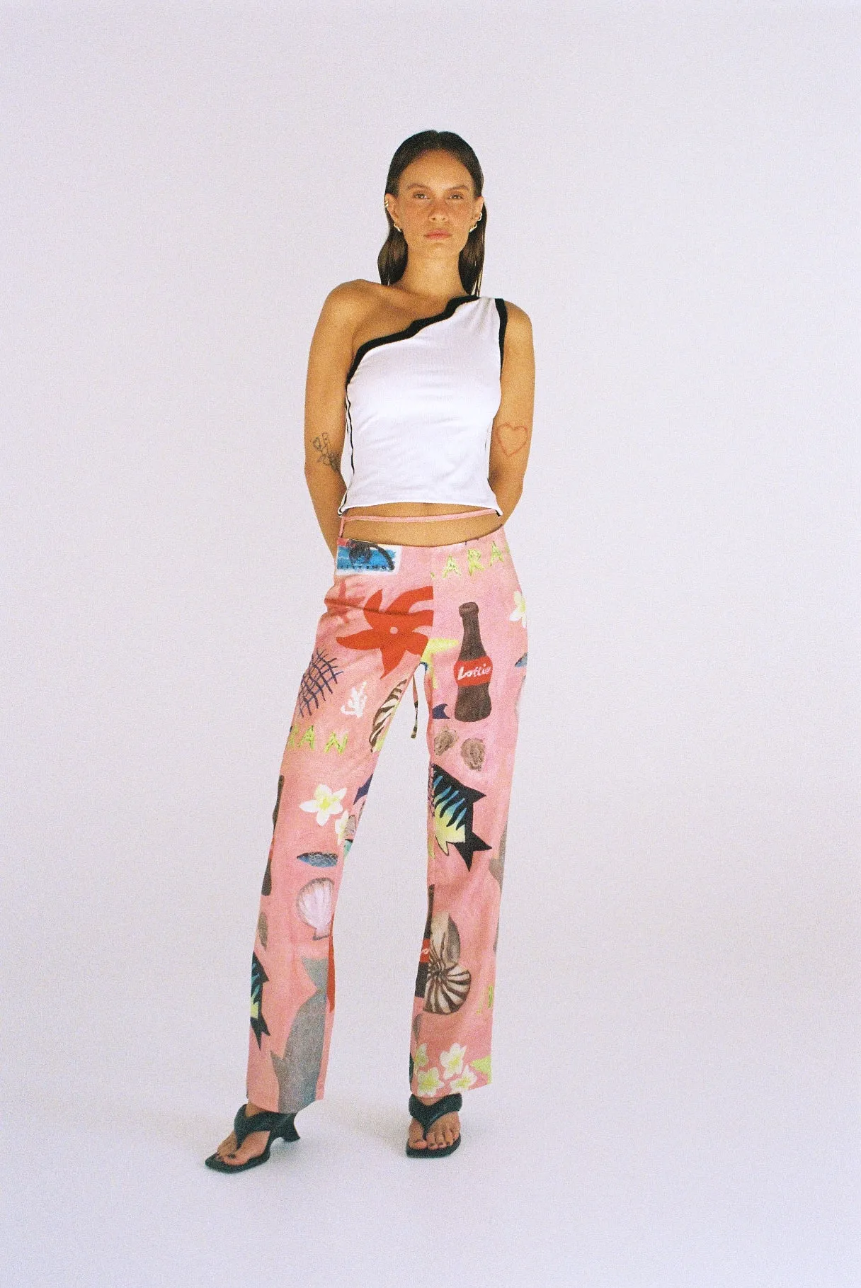 SPORTS SCALLOP TOP White