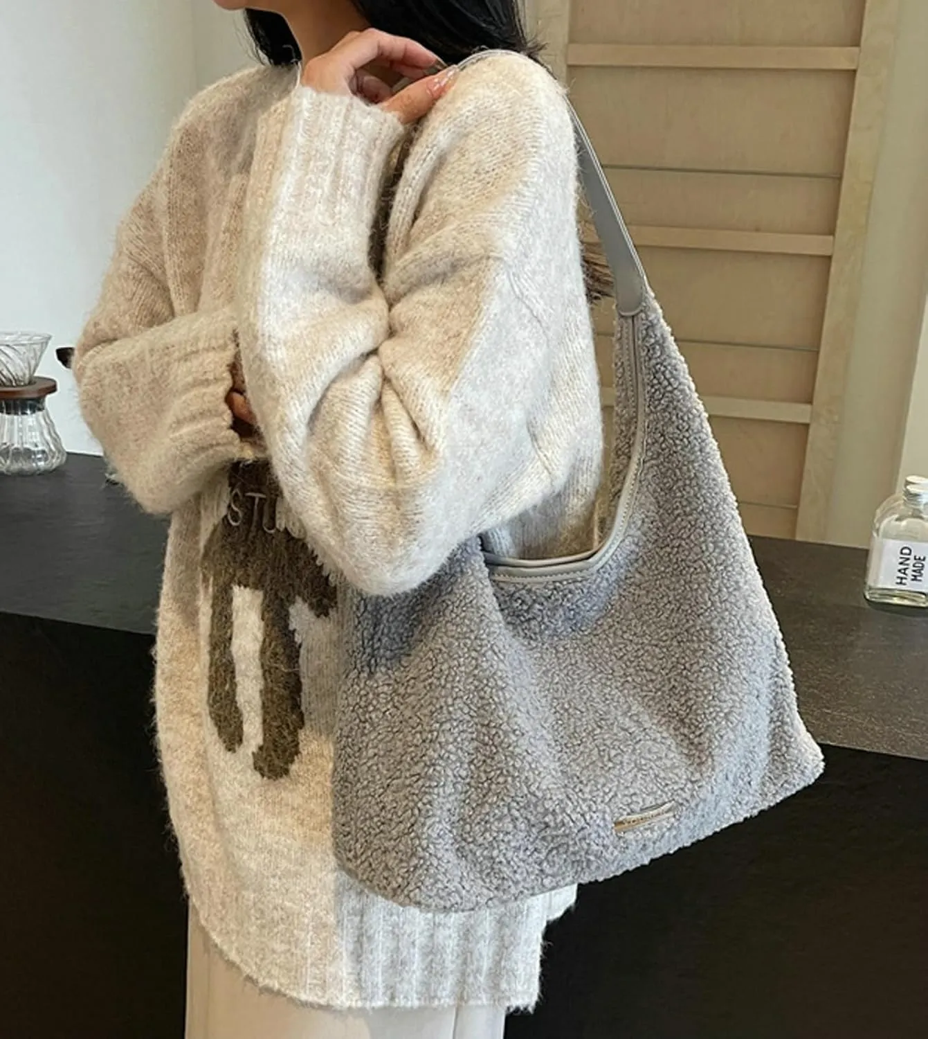 Womens Faux Lamb Wool Tote Bag 2024 Fall Winter Plush Fleece Shoulder Bag PU Leather Strap Stylish Commuter Bag