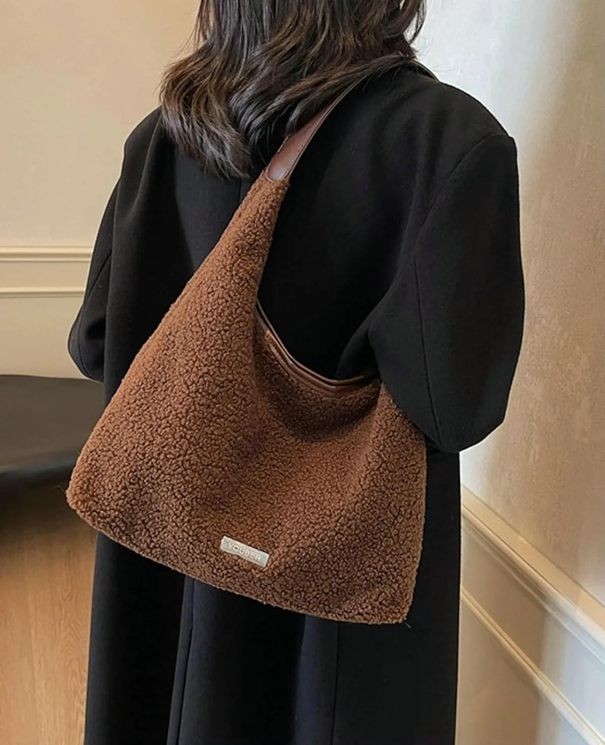Womens Faux Lamb Wool Tote Bag 2024 Fall Winter Plush Fleece Shoulder Bag PU Leather Strap Stylish Commuter Bag